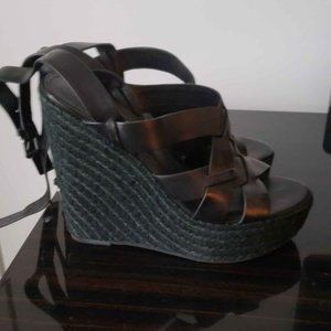 Vera Wang Lavender | Black Paz Wedges